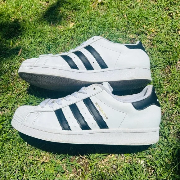 Adidas Superstar Shell toes White Black striped Woman’s 9 sneakers Preowned - Picture 3 of 9